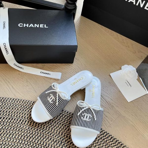 repliche,replica,perfette,siti di,affidabili,migliori siti,dove comprare,1:1,scarpe da ginnastica Chanel 24P nuove pantofole con fiocco!