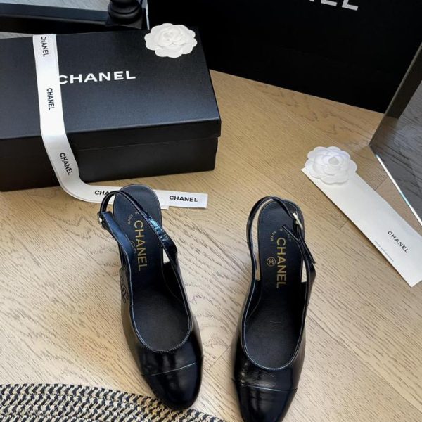 repliche,replica,perfette,siti di,affidabili,migliori siti,dove comprare,1:1,scarpe da ginnastica Chanel 24P nuove scarpe piccole con tacco spesso
