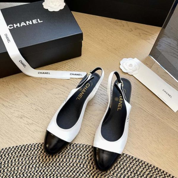 repliche,replica,perfette,siti di,affidabili,migliori siti,dove comprare,1:1,scarpe da ginnastica Chanel 24P nuove scarpe piccole con tacco spesso