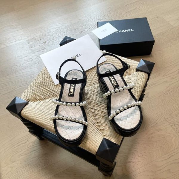 repliche,replica,perfette,siti di,affidabili,migliori siti,dove comprare,1:1,scarpe da ginnastica Sandali con plateau Chanel con plateau e diamanti