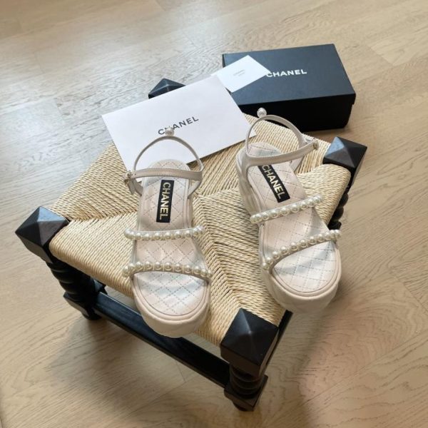 repliche,replica,perfette,siti di,affidabili,migliori siti,dove comprare,1:1,scarpe da ginnastica Sandali con plateau Chanel con diamanti