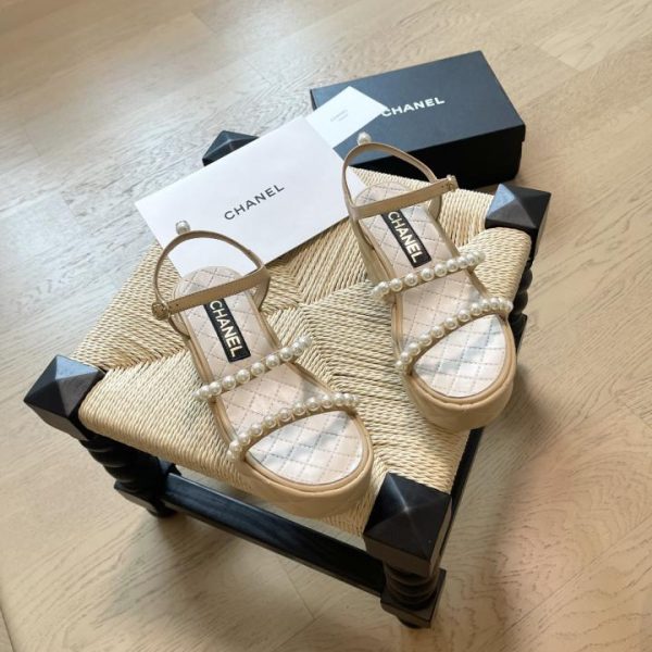 repliche,replica,perfette,siti di,affidabili,migliori siti,dove comprare,1:1,scarpe da ginnastica Sandali con plateau Chanel con plateau e diamanti