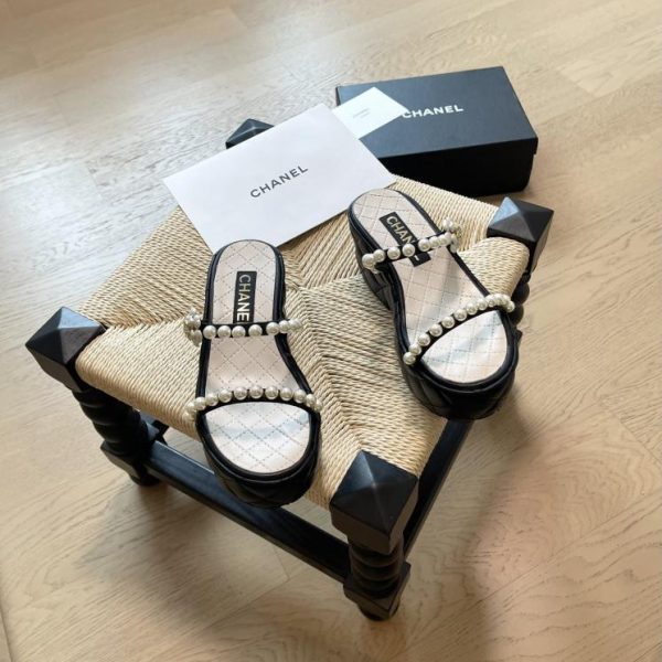 repliche,replica,perfette,siti di,affidabili,migliori siti,dove comprare,1:1,scarpe da ginnastica Sandali con plateau Chanel con diamanti