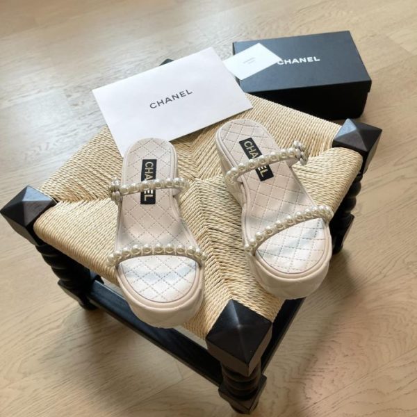 repliche,replica,perfette,siti di,affidabili,migliori siti,dove comprare,1:1,scarpe da ginnastica Sandali con plateau Chanel con diamanti