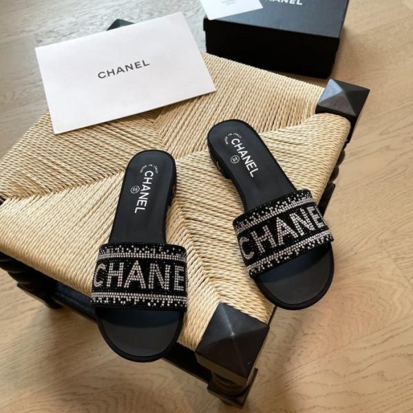 repliche,replica,perfette,siti di,affidabili,migliori siti,dove comprare,1:1,scarpe da ginnastica Pantofole Chanel di inizio primavera con diamanti