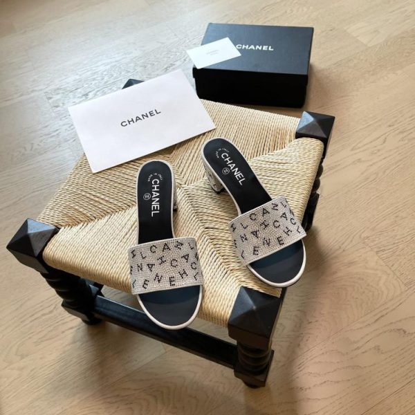 repliche,replica,perfette,siti di,affidabili,migliori siti,dove comprare,1:1,scarpe da ginnastica Pantofole Chanel di inizio primavera con diamanti
