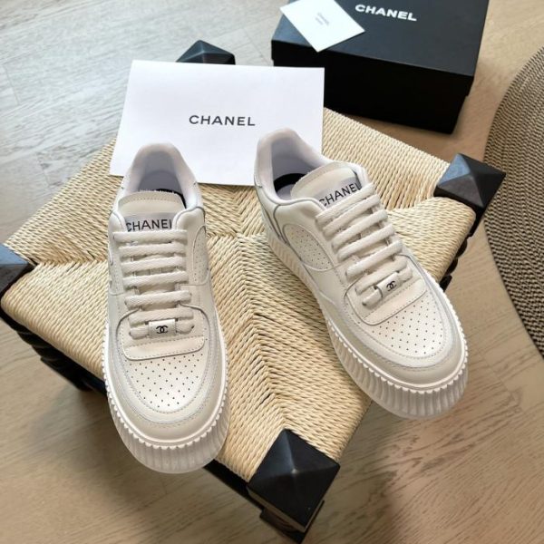 repliche,replica,perfette,siti di,affidabili,migliori siti,dove comprare,1:1,scarpe da ginnastica Chanel nuove scarpe bianche biscotto con la suola spessa