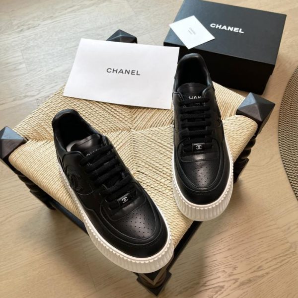 repliche,replica,perfette,siti di,affidabili,migliori siti,dove comprare,1:1,scarpe da ginnastica Chanel nuove scarpe bianche biscotto con la suola spessa