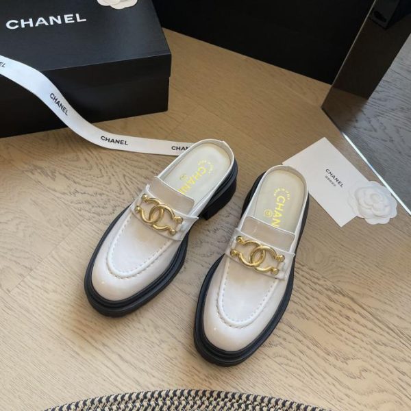 repliche,replica,perfette,siti di,affidabili,migliori siti,dove comprare,1:1,scarpe da ginnastica Chanel 24P nuova mezza frizione inferiore spessa