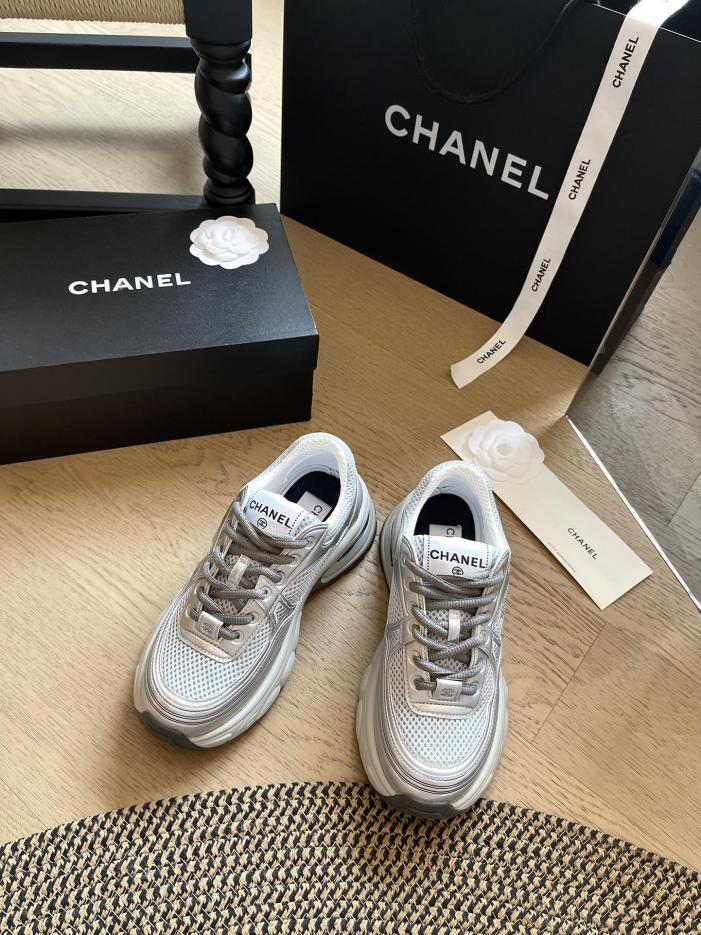 repliche,replica,perfette,siti di,affidabili,migliori siti,dove comprare,1:1,scarpe da ginnastica Scarpe Chanel 24P Corner King Dad in oro e argento repliche,replica,perfette,siti di,affidabili,migliori siti,dove comprare,1:1,scarpe da ginnastica Scarpe Chanel 24P Corner King Dad in oro e argento
