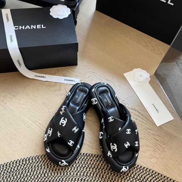 repliche,replica,perfette,siti di,affidabili,migliori siti,dove comprare,1:1,scarpe da ginnastica Chanel nuove pantofole incrociate di inizio primavera