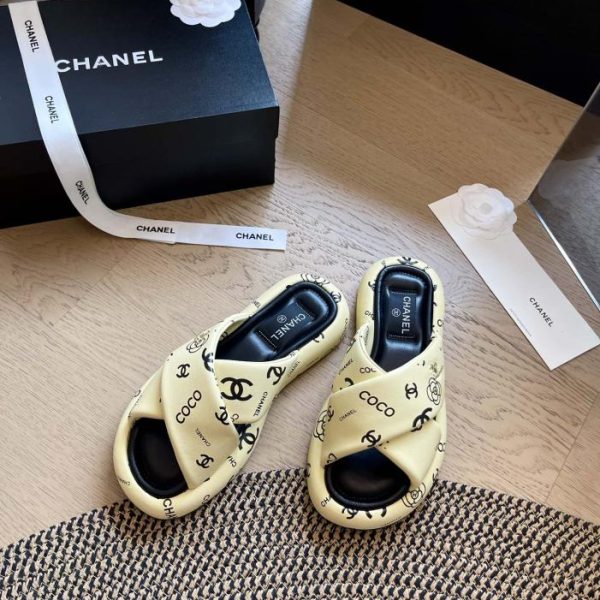 repliche,replica,perfette,siti di,affidabili,migliori siti,dove comprare,1:1,scarpe da ginnastica Chanel nuove pantofole incrociate di inizio primavera