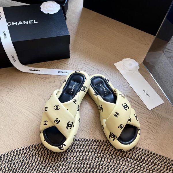 repliche,replica,perfette,siti di,affidabili,migliori siti,dove comprare,1:1,scarpe da ginnastica Chanel nuove pantofole incrociate di inizio primavera