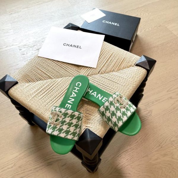 repliche,replica,perfette,siti di,affidabili,migliori siti,dove comprare,1:1,scarpe da ginnastica Chanel 24 nuove pantofole in stile resort di inizio primavera