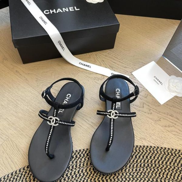 repliche,replica,perfette,siti di,affidabili,migliori siti,dove comprare,1:1,scarpe da ginnastica Sandali Chanel Coco Beach con strass molto venduti