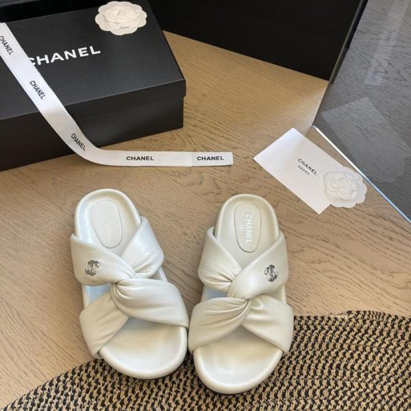repliche,replica,perfette,siti di,affidabili,migliori siti,dove comprare,1:1,scarpe da ginnastica Pantofole Cross Bun Chanel 24P con suola spessa