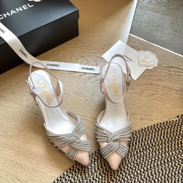repliche,replica,perfette,siti di,affidabili,migliori siti,dove comprare,1:1,scarpe da ginnastica Chanel nuovi tacchi alti con strass incrociati