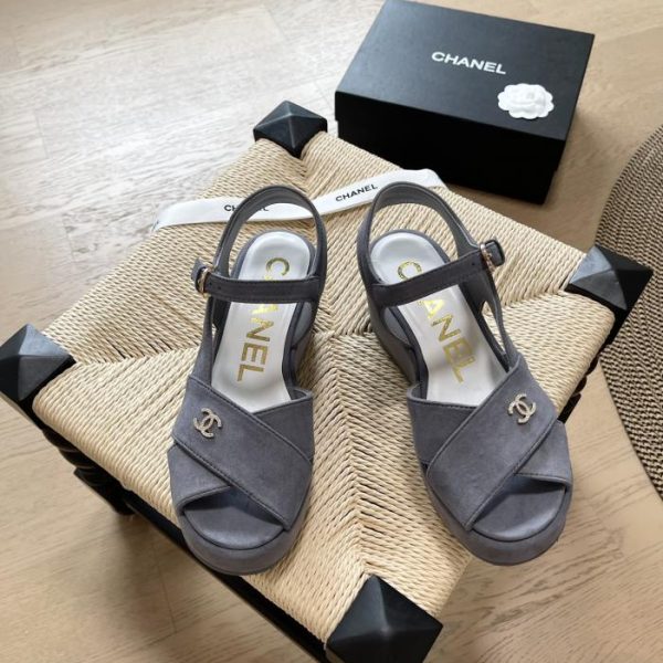 repliche,replica,perfette,siti di,affidabili,migliori siti,dove comprare,1:1,scarpe da ginnastica Sandali Chanel 24A con suola spessa a bocca di pesce