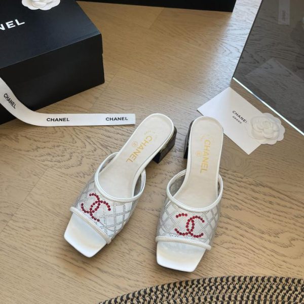 repliche,replica,perfette,siti di,affidabili,migliori siti,dove comprare,1:1,scarpe da ginnastica Chanel24P nuove pantofole con tacco spesso a bocca di pesce