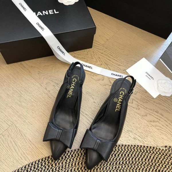 repliche,replica,perfette,siti di,affidabili,migliori siti,dove comprare,1:1,scarpe da ginnastica Décolleté Chanel 24P con fiocco in strass