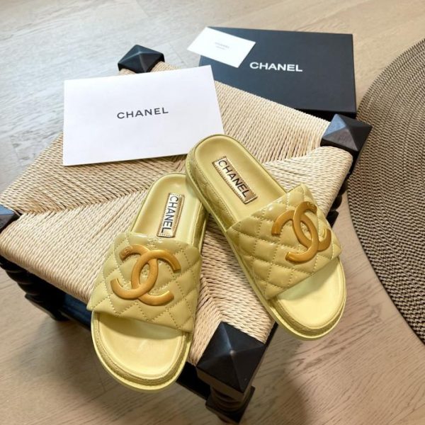 Pantofole di inizio primavera Chanel 24S