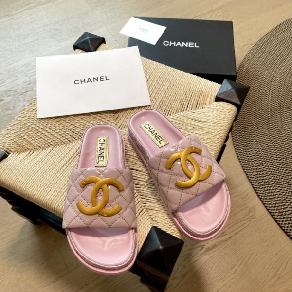 Pantofole di inizio primavera Chanel 24S