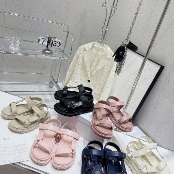 repliche,replica,perfette,siti di,affidabili,migliori siti,dove comprare,1:1,scarpe da ginnastica Gli ultimi sandali di Dior classici sandali in feltro da diavolo aggiornati