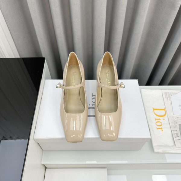 repliche,replica,perfette,siti di,affidabili,migliori siti,dove comprare,1:1,scarpe da ginnastica Nuovissimi e aggiornati qualità Dior primavera ed estate nuovi tacchi alti ricamati elettrici di seconda mano!