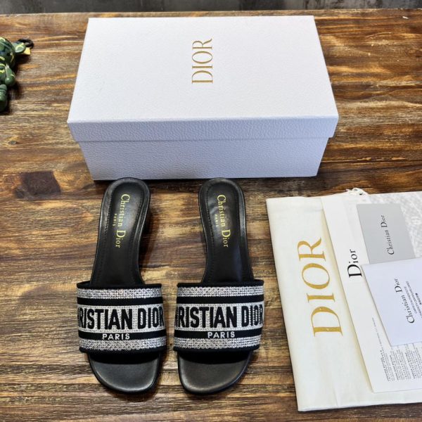 repliche,replica,perfette,siti di,affidabili,migliori siti,dove comprare,1:1,scarpe da ginnastica [Versione top] Serie Christian Dior/pantofole classiche ricamate