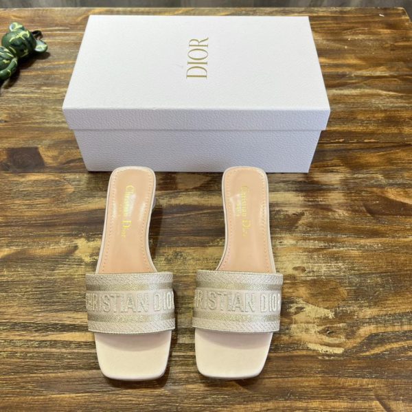 repliche,replica,perfette,siti di,affidabili,migliori siti,dove comprare,1:1,scarpe da ginnastica [Versione top] Serie Christian Dior/pantofole classiche ricamate