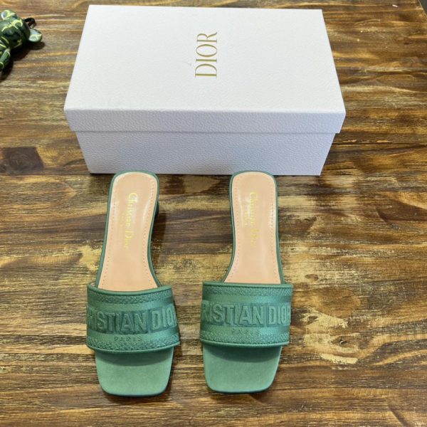 repliche,replica,perfette,siti di,affidabili,migliori siti,dove comprare,1:1,scarpe da ginnastica [Versione top] Serie Christian Dior/pantofole classiche ricamate
