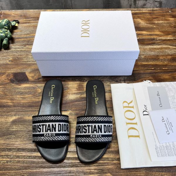 repliche,replica,perfette,siti di,affidabili,migliori siti,dove comprare,1:1,scarpe da ginnastica [Versione top] Serie Christian Dior/pantofole classiche ricamate