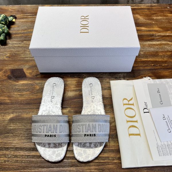repliche,replica,perfette,siti di,affidabili,migliori siti,dove comprare,1:1,scarpe da ginnastica [Versione top] Serie Christian Dior/pantofole classiche ricamate