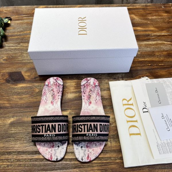repliche,replica,perfette,siti di,affidabili,migliori siti,dove comprare,1:1,scarpe da ginnastica [Versione top] Serie Christian Dior/pantofole classiche ricamate
