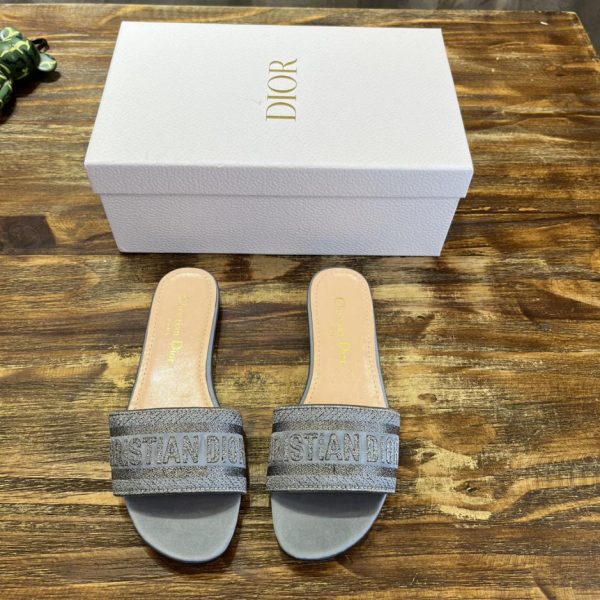 repliche,replica,perfette,siti di,affidabili,migliori siti,dove comprare,1:1,scarpe da ginnastica [Versione top] Serie Christian Dior/pantofole classiche ricamate