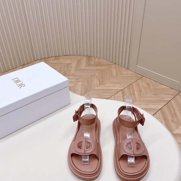 repliche,replica,perfette,siti di,affidabili,migliori siti,dove comprare,1:1,scarpe da ginnastica Dior/ultimo modello estivo 2024/lettere CD/sandali con naso di maiale/