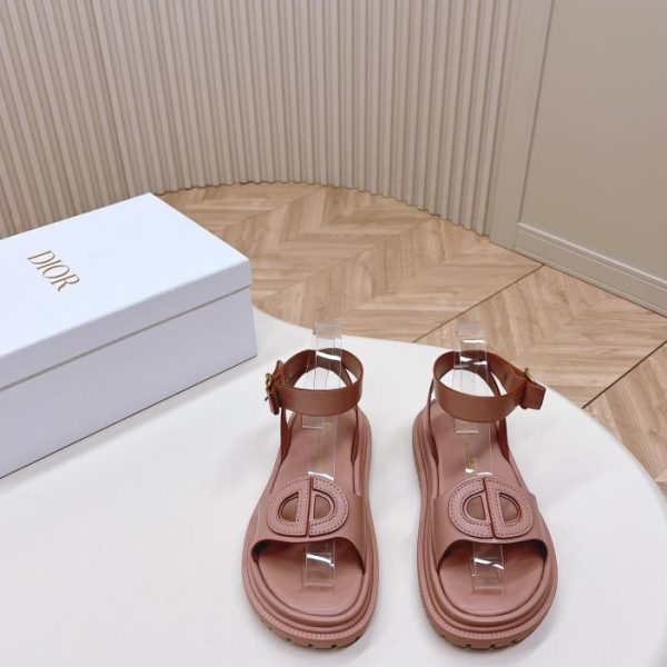repliche,replica,perfette,siti di,affidabili,migliori siti,dove comprare,1:1,scarpe da ginnastica Dior/ultimo modello estivo 2024/lettere CD/sandali con naso di maiale/