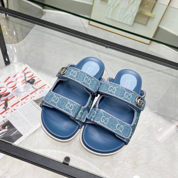 repliche,replica,perfette,siti di,affidabili,migliori siti,dove comprare,1:1,scarpe da ginnastica Sandali flat Gucci con due cinturini in feltro diavolato