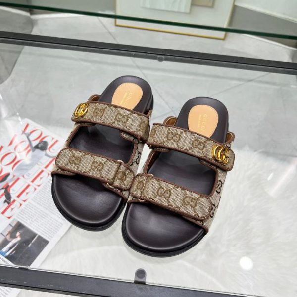 repliche,replica,perfette,siti di,affidabili,migliori siti,dove comprare,1:1,scarpe da ginnastica Sandali flat Gucci con due cinturini in feltro diavolato
