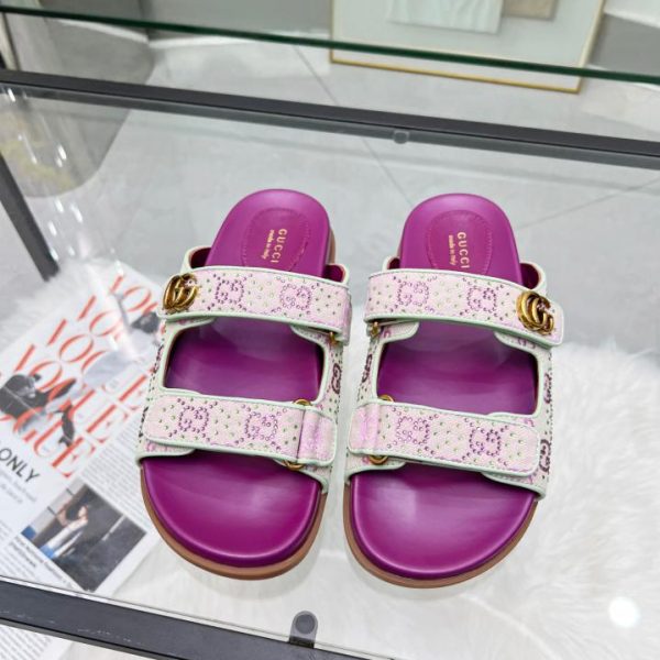 repliche,replica,perfette,siti di,affidabili,migliori siti,dove comprare,1:1,scarpe da ginnastica Sandali flat Gucci con due cinturini in feltro diavolato