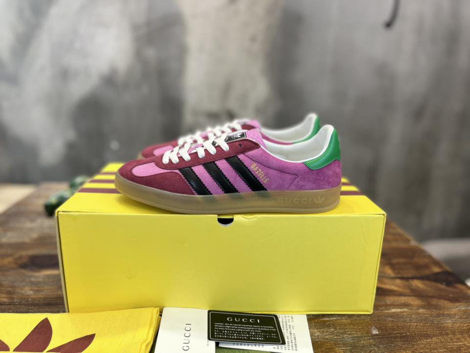 repliche,replica,perfette,siti di,affidabili,migliori siti,dove comprare,1:1,scarpe da ginnastica Versione top delle sneakers Gazelle congiunte adidas x Gucci repliche,replica,perfette,siti di,affidabili,migliori siti,dove comprare,1:1,scarpe da ginnastica Versione top delle sneakers Gazelle congiunte adidas x Gucci