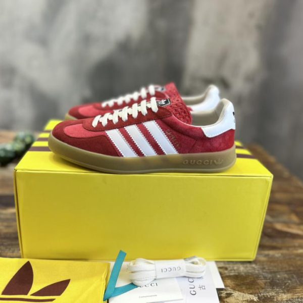 repliche,replica,perfette,siti di,affidabili,migliori siti,dove comprare,1:1,scarpe da ginnastica Versione top delle sneakers Gazelle congiunte adidas x Gucci