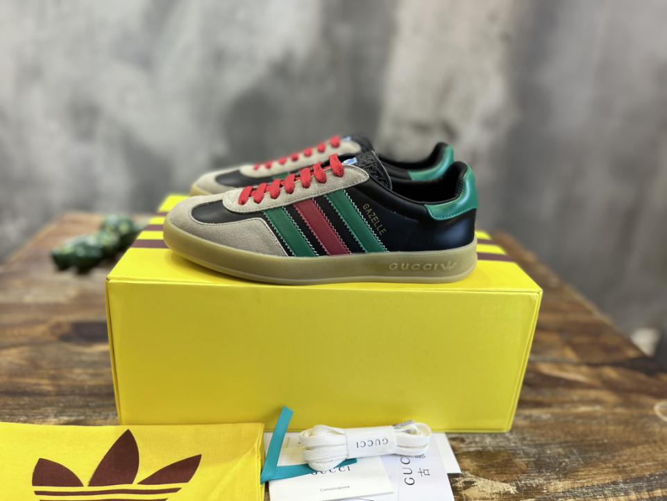repliche,replica,perfette,siti di,affidabili,migliori siti,dove comprare,1:1,scarpe da ginnastica Versione top delle sneakers Gazelle congiunte adidas x Gucci repliche,replica,perfette,siti di,affidabili,migliori siti,dove comprare,1:1,scarpe da ginnastica Versione top delle sneakers Gazelle congiunte adidas x Gucci