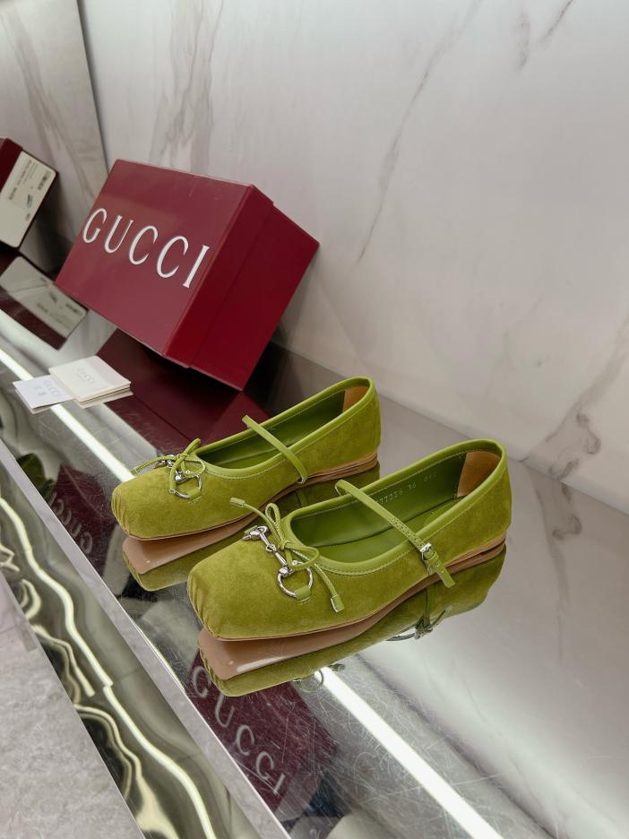 repliche,replica,perfette,siti di,affidabili,migliori siti,dove comprare,1:1,scarpe da ginnastica Ballerine GUCCI 24 con morsetto in stile passerella repliche,replica,perfette,siti di,affidabili,migliori siti,dove comprare,1:1,scarpe da ginnastica Ballerine GUCCI 24 con morsetto in stile passerella