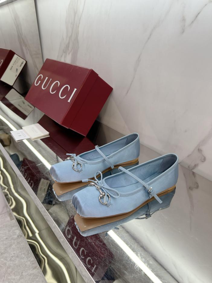 repliche,replica,perfette,siti di,affidabili,migliori siti,dove comprare,1:1,scarpe da ginnastica Ballerine GUCCI 24 con morsetto in stile passerella repliche,replica,perfette,siti di,affidabili,migliori siti,dove comprare,1:1,scarpe da ginnastica Ballerine GUCCI 24 con morsetto in stile passerella