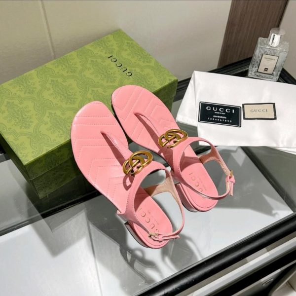 repliche,replica,perfette,siti di,affidabili,migliori siti,dove comprare,1:1,scarpe da ginnastica Gucci / 2024 nuovi sandali hardware originale