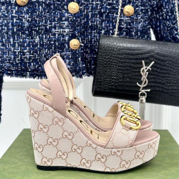 Nuovi sandali con pompa slingback Gucci Horsebit