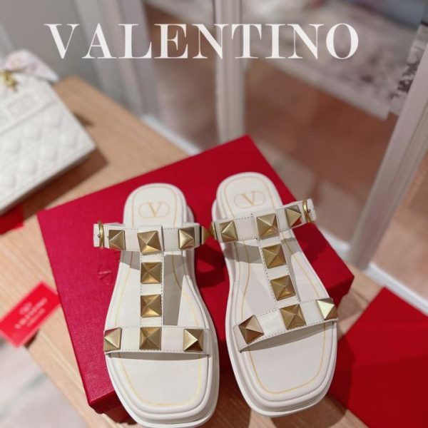repliche,replica,perfette,siti di,affidabili,migliori siti,dove comprare,1:1,scarpe da ginnastica Sandali con plateau con elementi in metallo borchiati e rivetti caldi Valentino