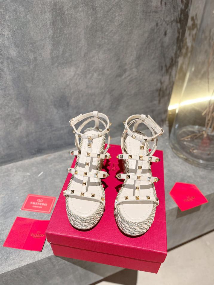 repliche,replica,perfette,siti di,affidabili,migliori siti,dove comprare,1:1,scarpe da ginnastica Sandali Valentino con zeppa intrecciata in corda di canapa borchiata, versione alta