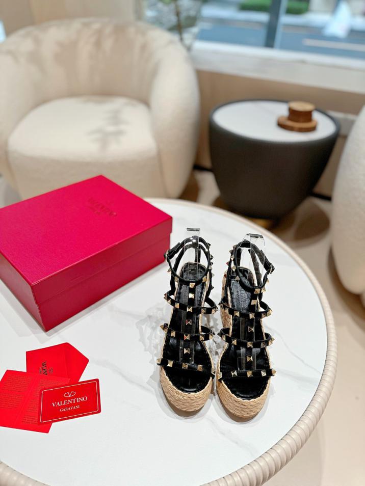 repliche,replica,perfette,siti di,affidabili,migliori siti,dove comprare,1:1,scarpe da ginnastica Valentino versione alta rivetti sandali con zeppa intrecciata in rafia importata